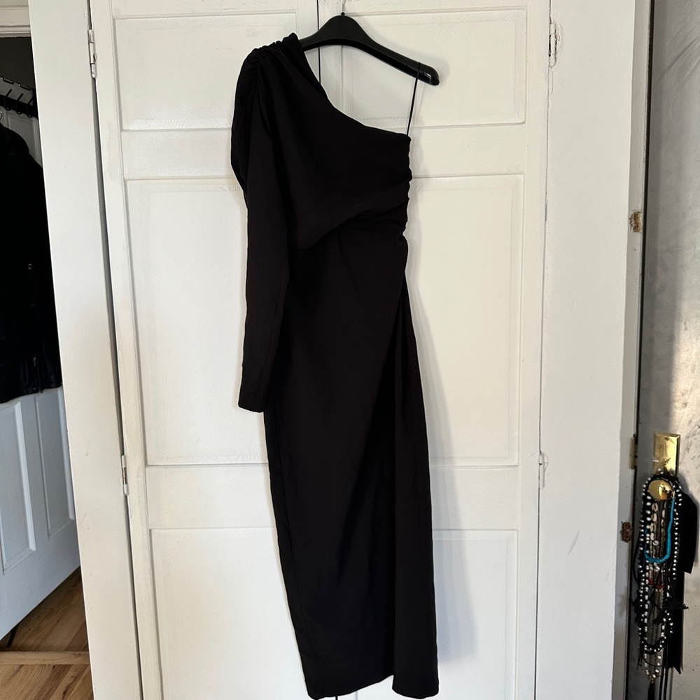 NWT Women’s Zara Black Off Shoulder One Sleeved Dress Size M